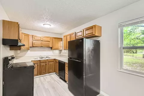 Kitchen - 5422 Everson Rd N, Columbus, OH 43232 photo 1 of 2
