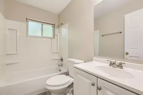Bath - 5422 Everson Rd N, Columbus, OH 43232 photo 1 of 2