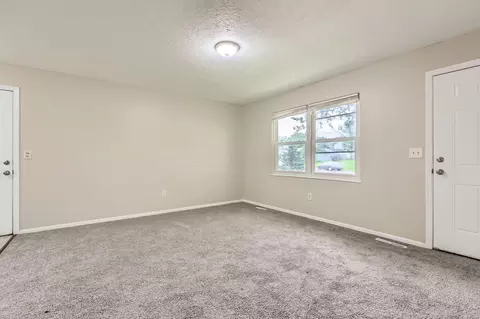 Living - 5422 Everson Rd N, Columbus, OH 43232 photo 2 of 4