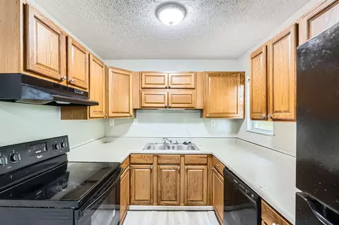 Kitchen - 5422 Everson Rd N, Columbus, OH 43232 photo 2 of 2