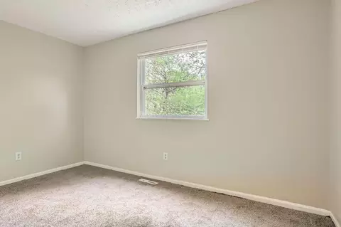 Bedroom - 5422 Everson Rd N, Columbus, OH 43232 photo 1 of 9