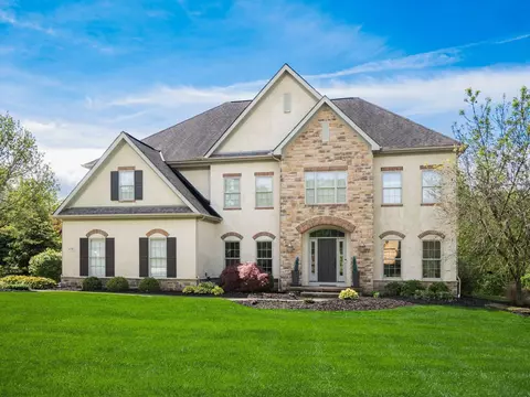 9378 Pine Creek Dr, Powell, OH 43065