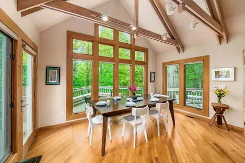 Dining - 359 E Longview Ave, Columbus, OH 43202 photo 2 of 6
