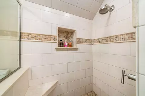 Bath - 359 E Longview Ave, Columbus, OH 43202 photo 7 of 8
