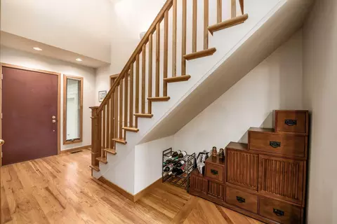 Entry Way - 359 E Longview Ave, Columbus, OH 43202 photo 2 of 5