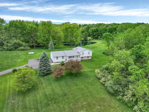 6301 Columbus Rd, Centerburg, OH 43011
