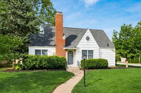 3266 Lotz Dr, Grove City, OH 43123
