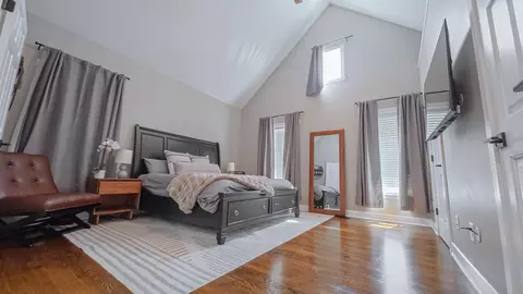 Bedroom - 163 E 3rd Ave, Columbus, OH 43201 photo 2 of 7