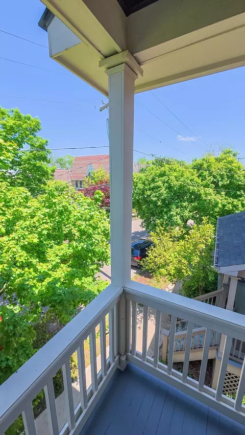 Exterior - 163 E 3rd Ave, Columbus, OH 43201 photo 3 of 11