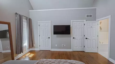Bedroom - 163 E 3rd Ave, Columbus, OH 43201 photo 3 of 7