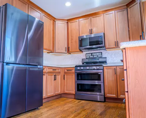 Kitchen - 163 E 3rd Ave, Columbus, OH 43201 photo 4 of 5