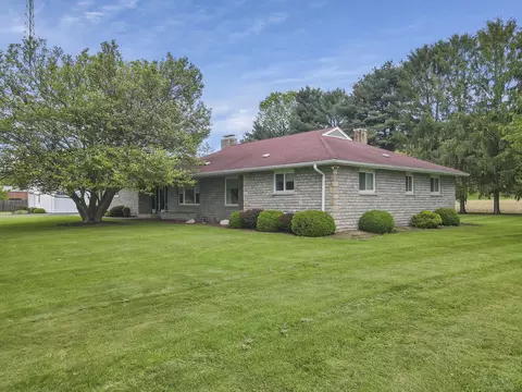 36718 Hocking Dr, Logan, OH 43138 photo 2