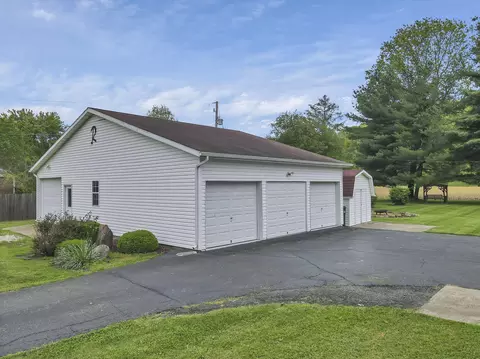 36718 Hocking Dr, Logan, OH 43138 photo 6