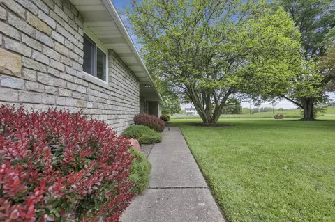 36718 Hocking Dr, Logan, OH 43138 photo 5