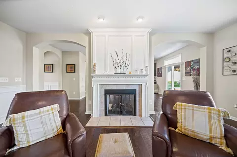 Living - 607 Green Forest Pl, Lithopolis, OH 43136 photo 1 of 2