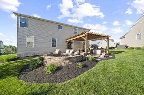 Exterior - 607 Green Forest Pl, Lithopolis, OH 43136 photo 22 of 25