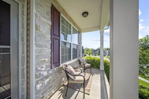 Exterior - 607 Green Forest Pl, Lithopolis, OH 43136 photo 5 of 25
