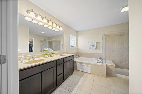 Bath - 607 Green Forest Pl, Lithopolis, OH 43136 photo 1 of 5