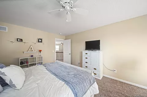 Bedroom - 607 Green Forest Pl, Lithopolis, OH 43136 photo 6 of 9