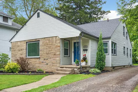 590 N 21st St, Newark, OH 43055