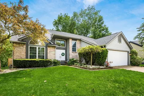 4477 Big Walnutview Dr, Columbus, OH 43230