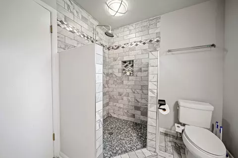 2249 E Broad St, Columbus, OH 43209 photo 22