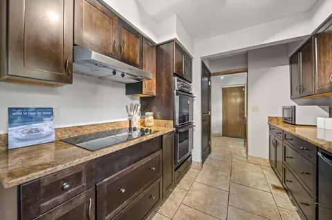 2249 E Broad St, Columbus, OH 43209 photo 14