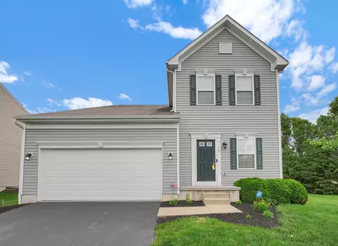 16 Hawthorne Dr, Ashville, OH 43103