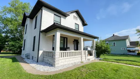 1001 Clark St, Cambridge, OH 43725