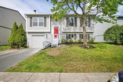 7693 Whitneyway Dr, Columbus, OH 43085