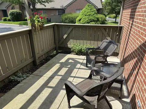 Exterior - 6667 Heatherstone Loop, Dublin, OH 43017 photo 2 of 4