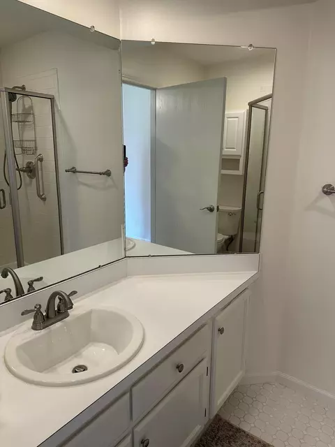 Bath - 6667 Heatherstone Loop, Dublin, OH 43017 photo 2 of 2