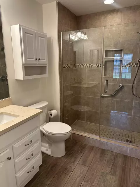 Bath - 6667 Heatherstone Loop, Dublin, OH 43017 photo 1 of 2
