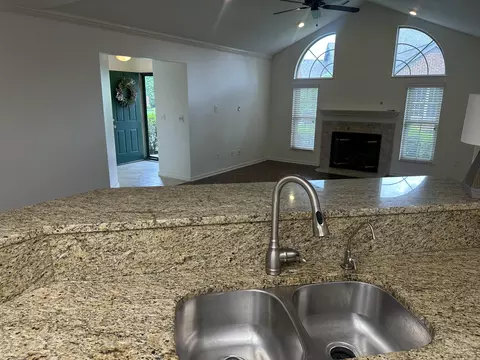 Kitchen - 6667 Heatherstone Loop, Dublin, OH 43017 photo 3 of 3