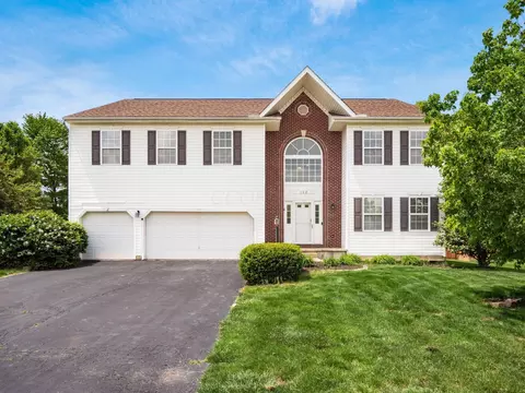 122 Deer Path Ct, Pataskala, OH 43062