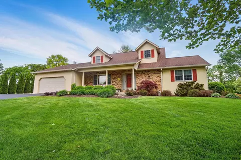 5336 Rocky Creek Dr, Grove City, OH 43123