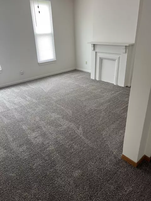 Living - 65 E North St, Newark, OH 43055 photo 1 of 2