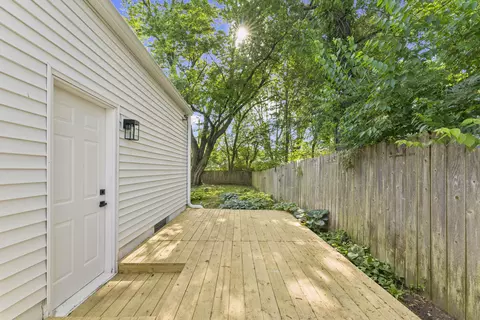 Exterior - 856 S Hampton Rd, Columbus, OH 43227 photo 2 of 3