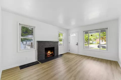 Living - 856 S Hampton Rd, Columbus, OH 43227 photo 1 of 1