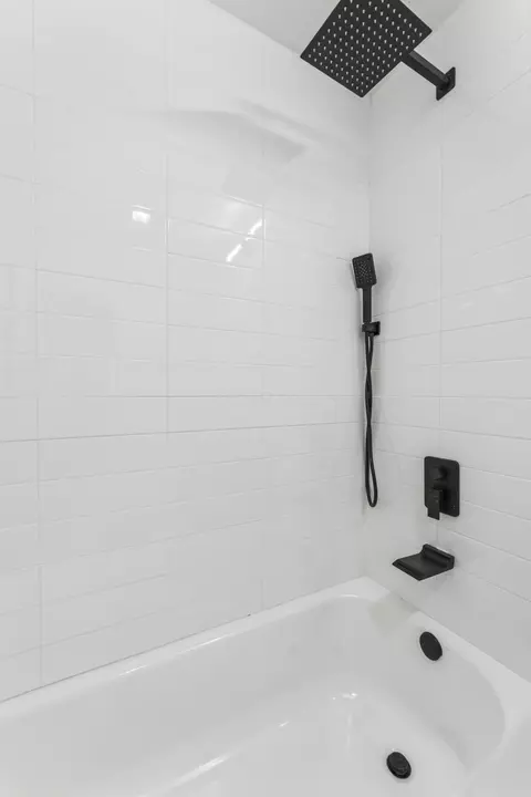 Bath - 856 S Hampton Rd, Columbus, OH 43227 photo 2 of 3