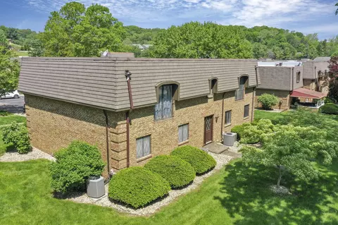 625 Country Club Dr #E4, Newark, OH 43055