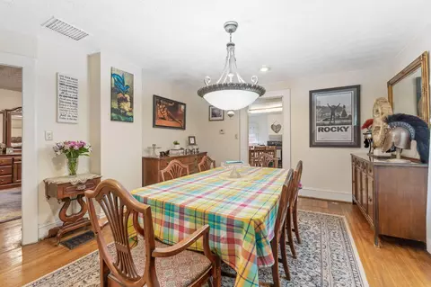 Dining - 281 E Central Ave, Delaware, OH 43015 photo 3 of 3