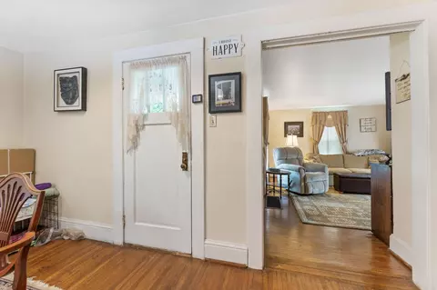 Entry Way - 281 E Central Ave, Delaware, OH 43015 photo 1 of 4