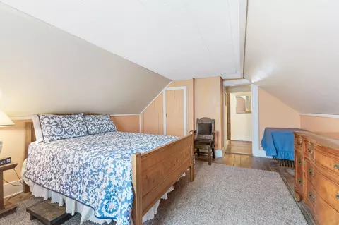 Bedroom - 281 E Central Ave, Delaware, OH 43015 photo 5 of 6