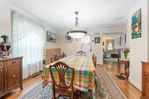Dining - 281 E Central Ave, Delaware, OH 43015 photo 1 of 3
