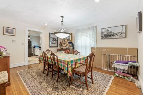 Dining - 281 E Central Ave, Delaware, OH 43015 photo 2 of 3