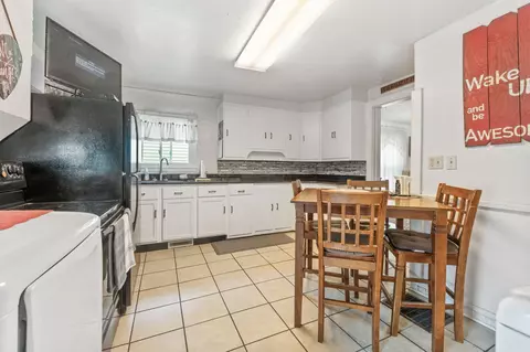 Kitchen - 281 E Central Ave, Delaware, OH 43015 photo 3 of 3