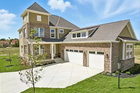 8101 Oaktree Dr S, Dublin, OH 43016