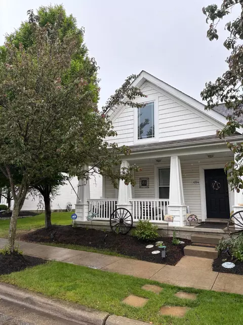 4564 Pebble Beach Dr, Grove City, OH 43123
