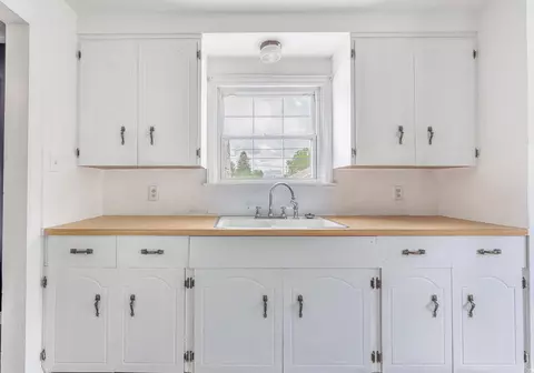 Kitchen - 624 W 1st St, Springfield, OH 45504 photo 1 of 2